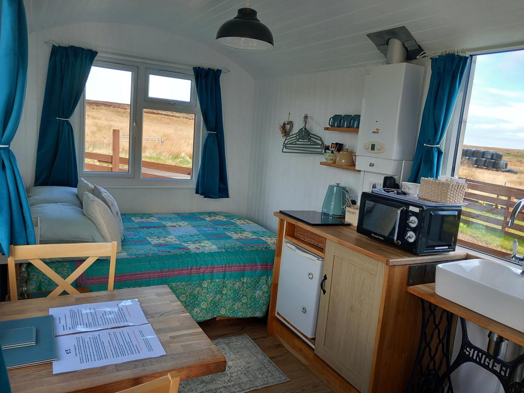 Hillside Camping Pods And Shepherd'S Hut Wick  Εξωτερικό φωτογραφία
